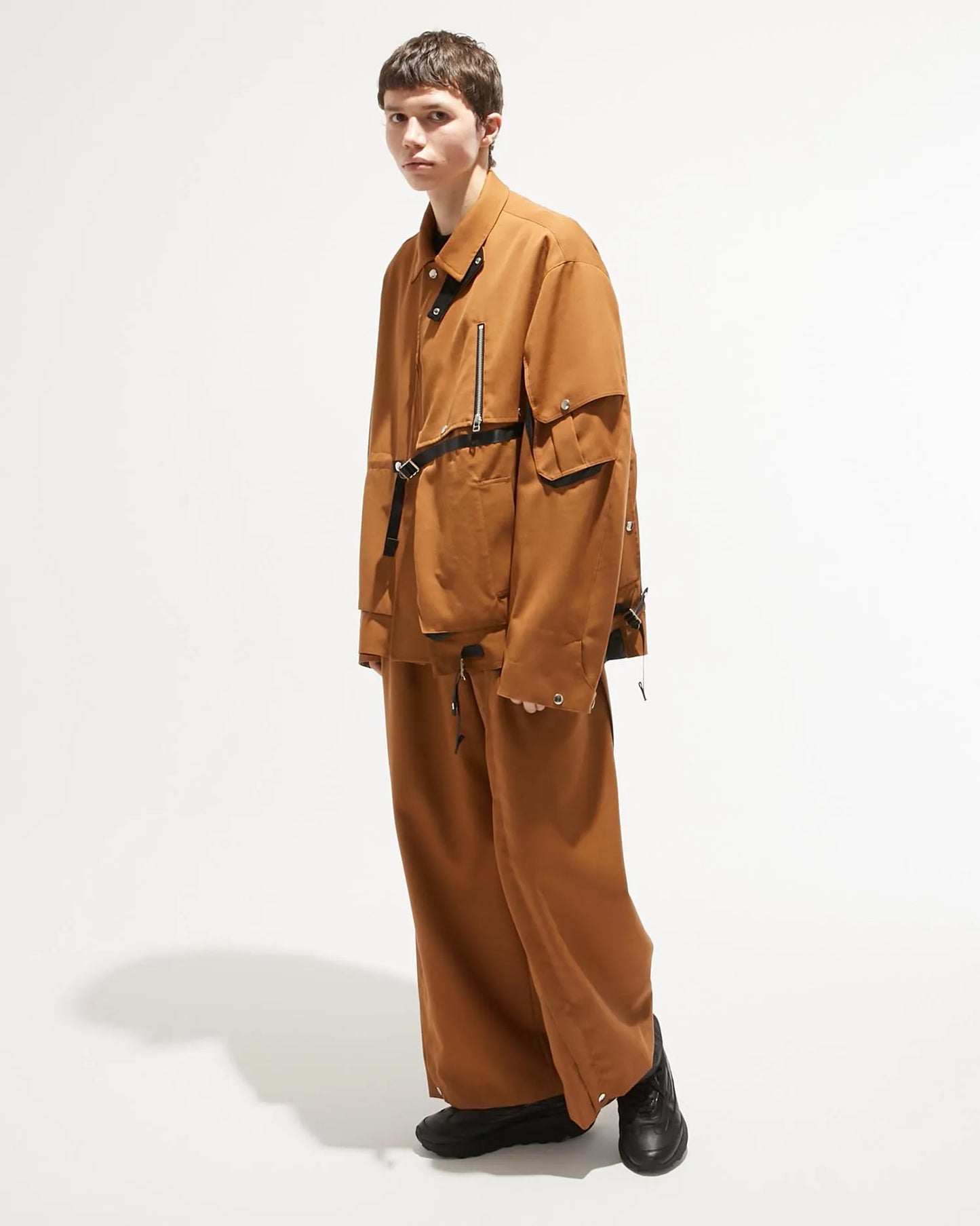 ∠13° GABARDINE WIDE SLACKS YELLOW BROWN