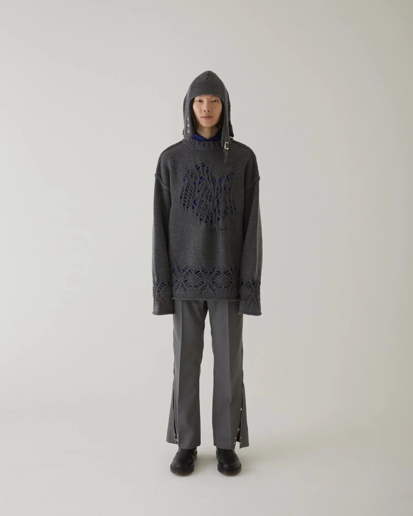 EAGLE PATTERN DAMAGE KNIT GREY