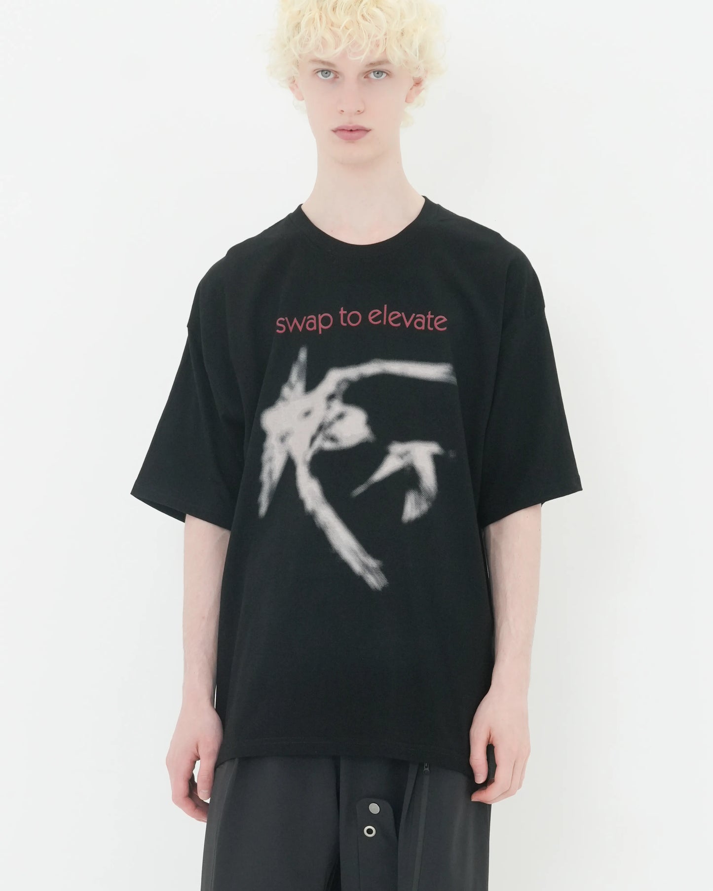 PRINT T-SHIRT "SWAP TO ELEVATE" BLACK