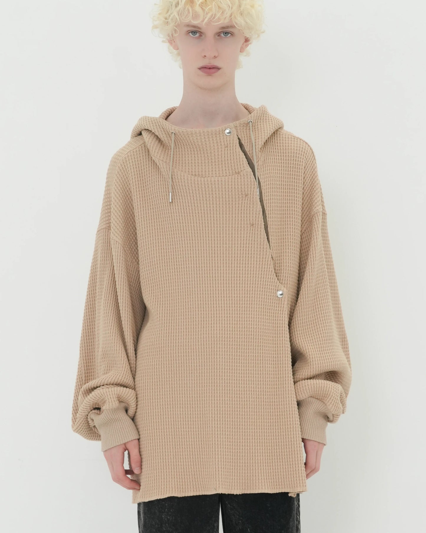 ∠12+1° SLIT HOODIE BEIGE
