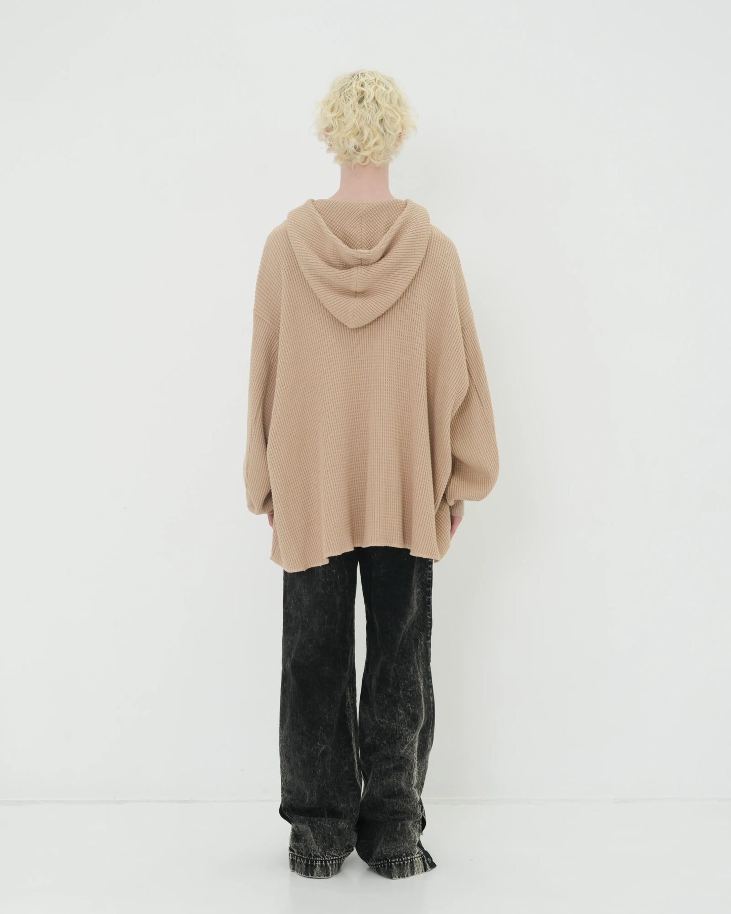 ∠12+1° SLIT HOODIE BEIGE