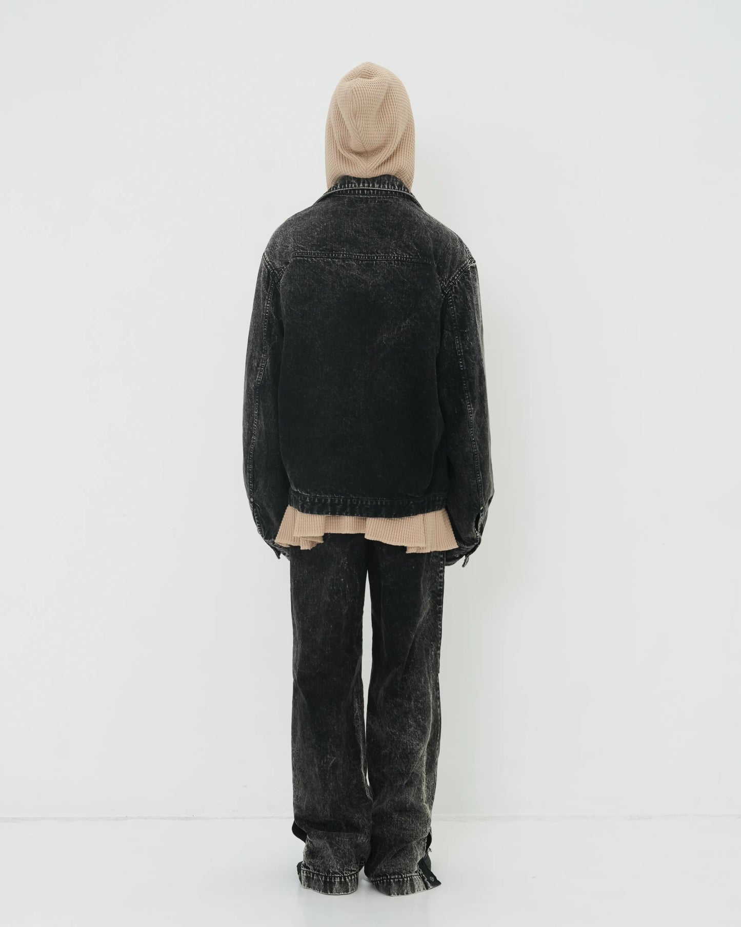 KNEE TUCK DENIM PANTS BLACK