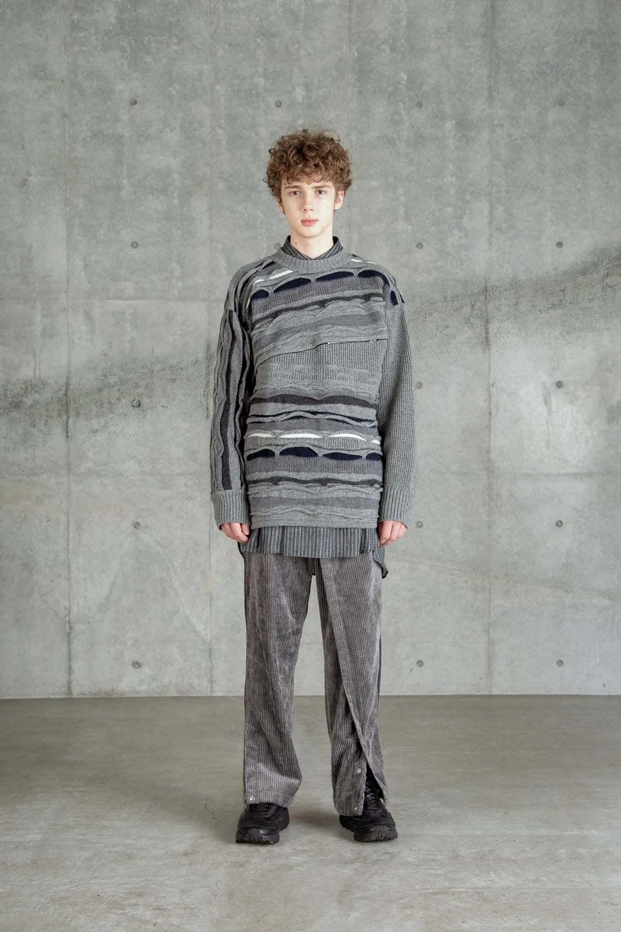 ∠13° 3D KNIT PO GREY