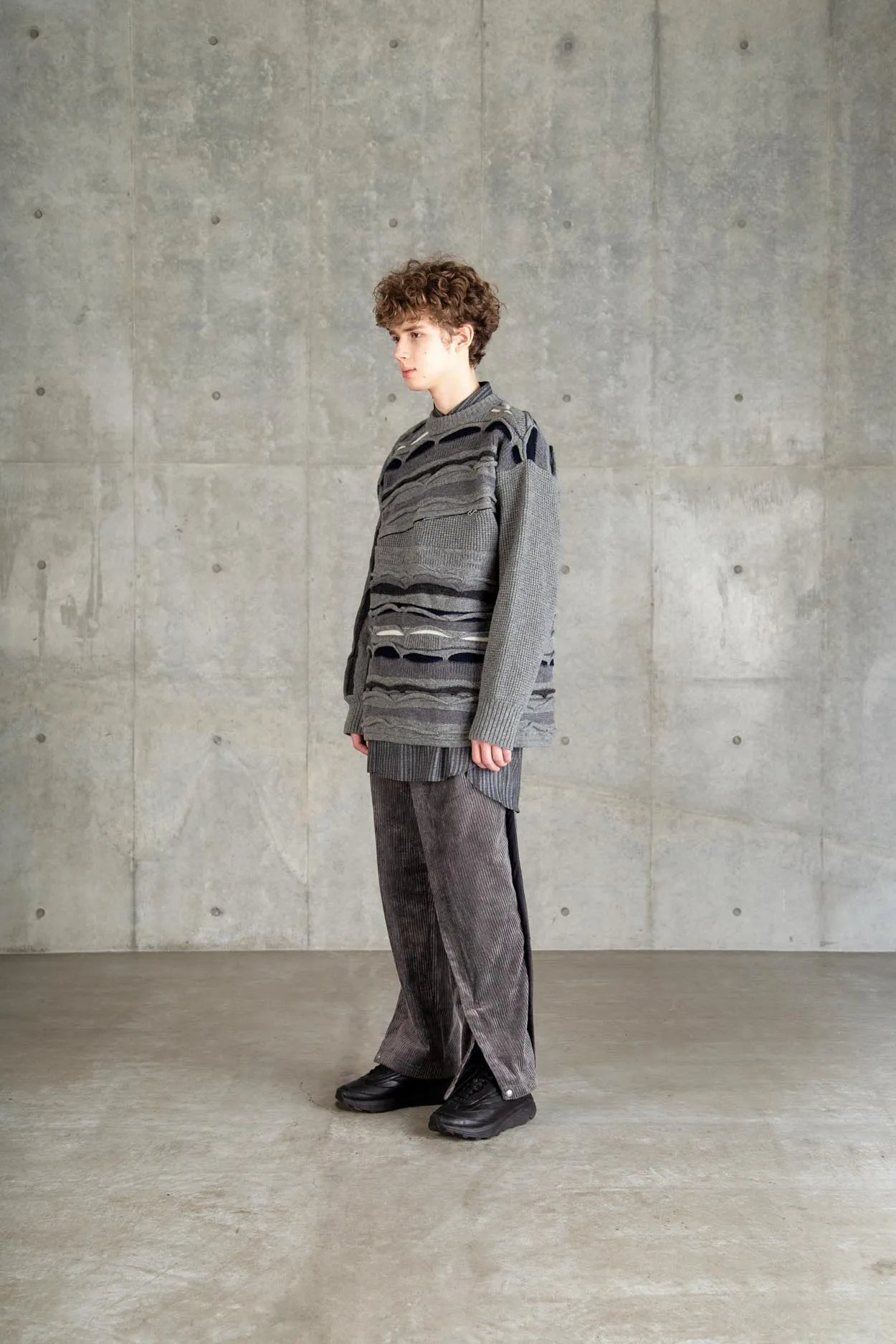 ∠13° 3D KNIT PO GREY