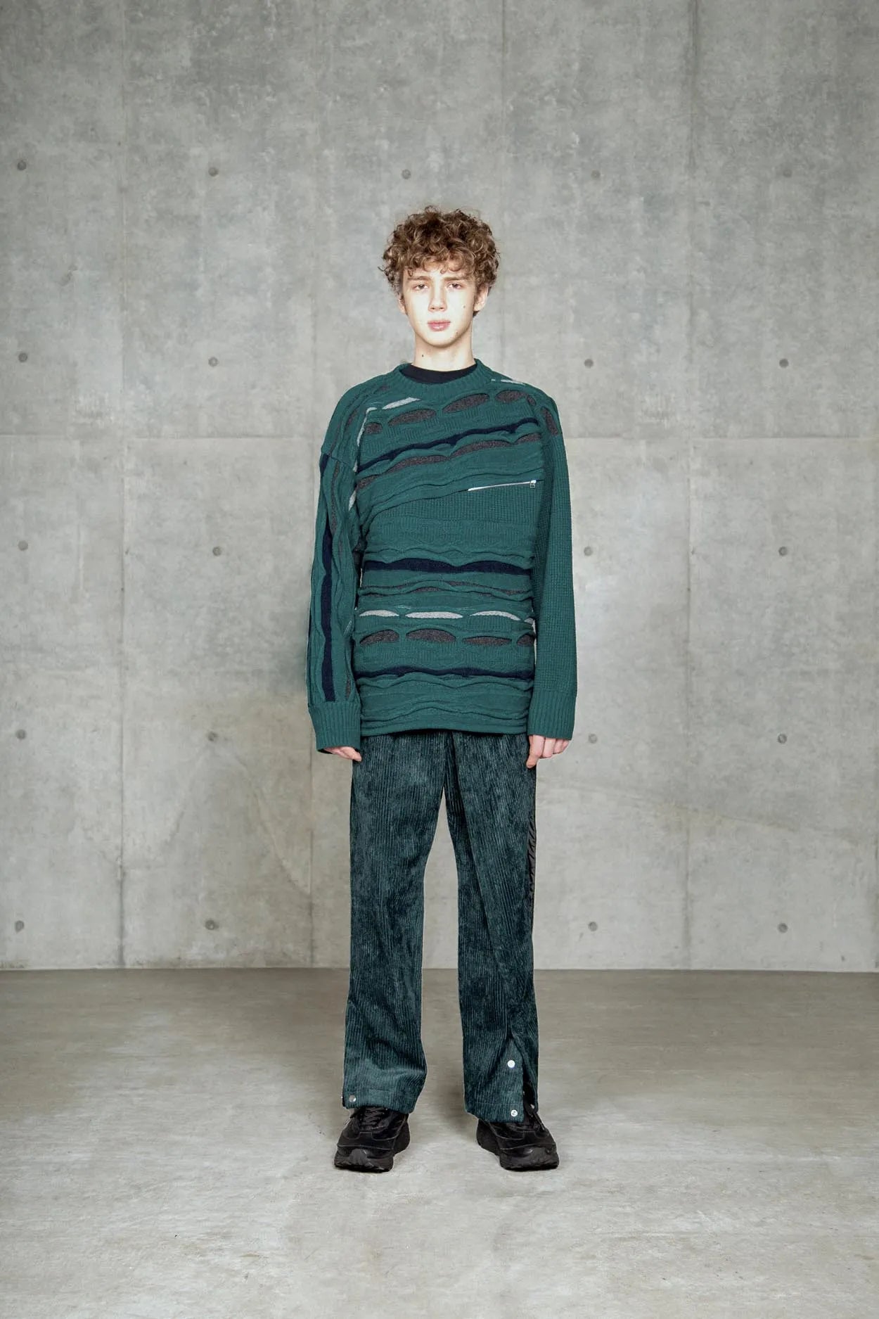 ∠13° 3D KNIT PO GREY GREEN