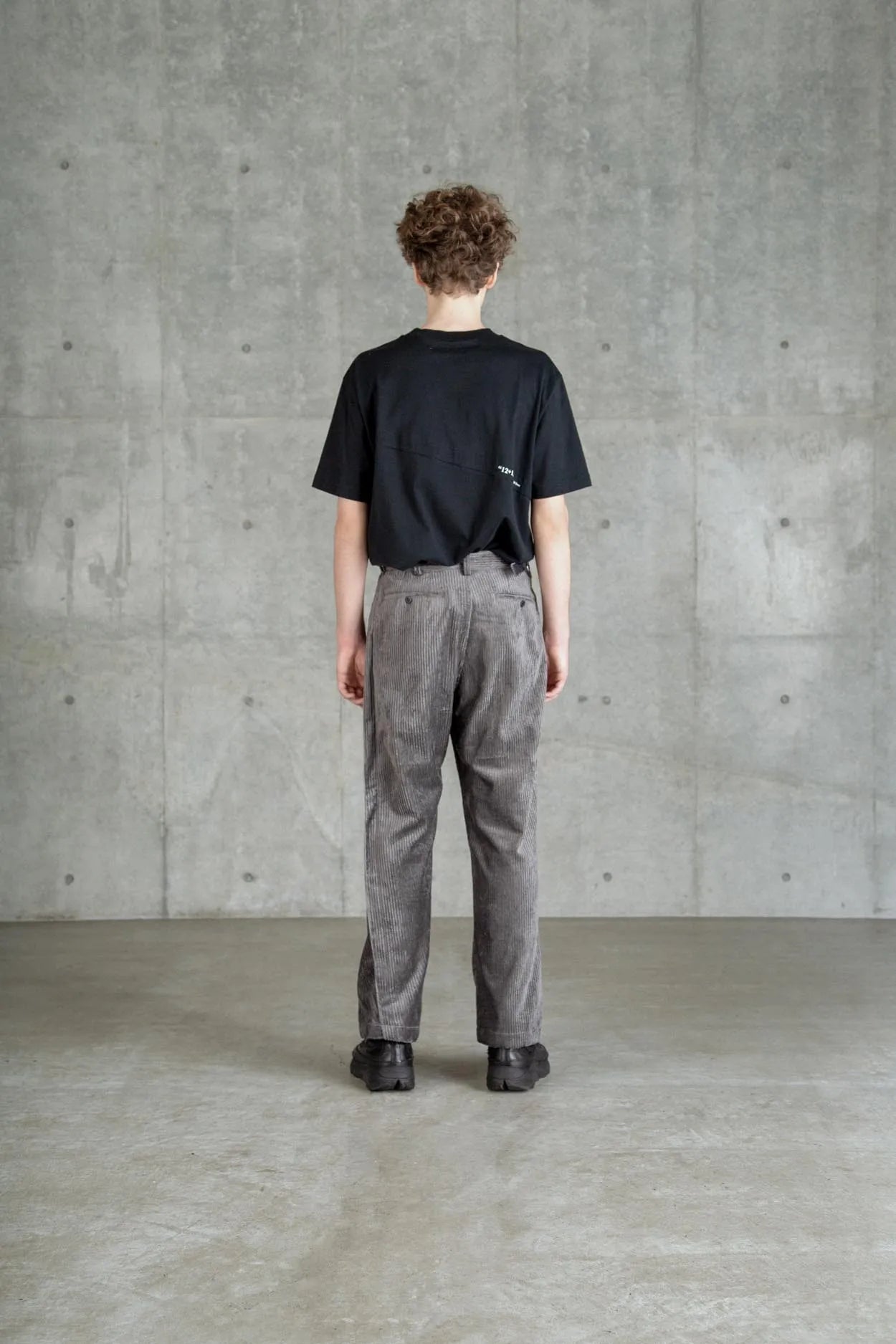 ∠13° CORDUROY WIDE PANTS GREY