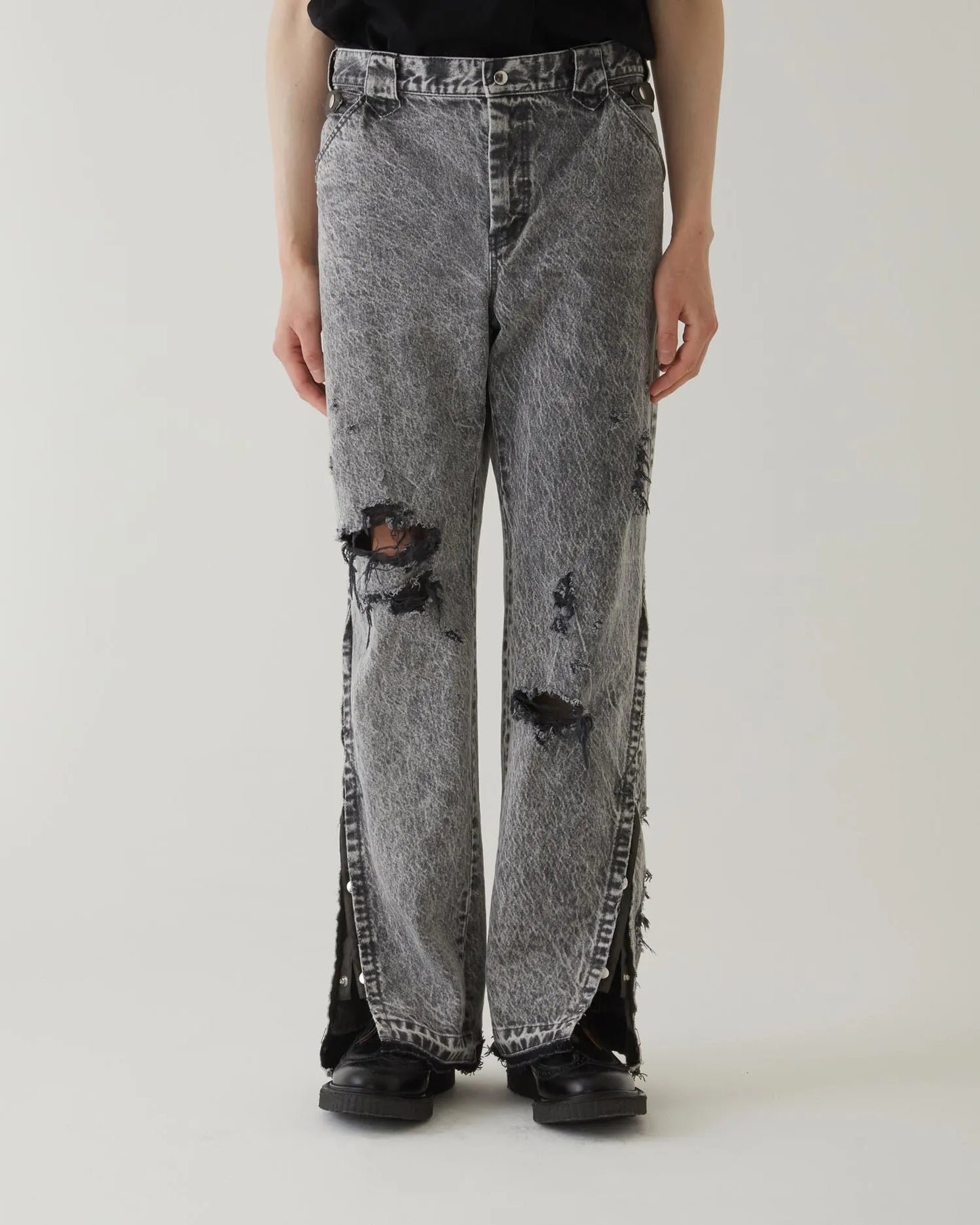 CRACKS BLEACH FLARED DENIM PANTS BLACK