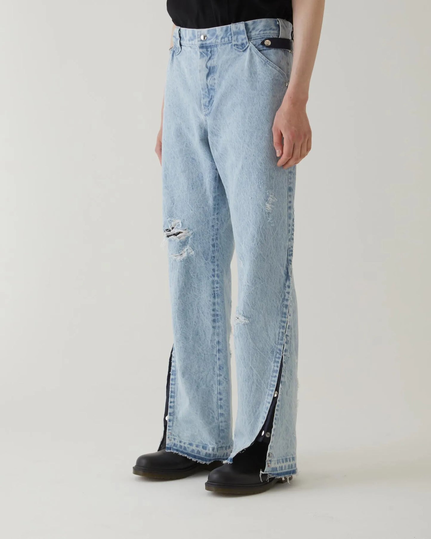 CRACKS BLEACH FLARED DENIM PANTS INDIGO