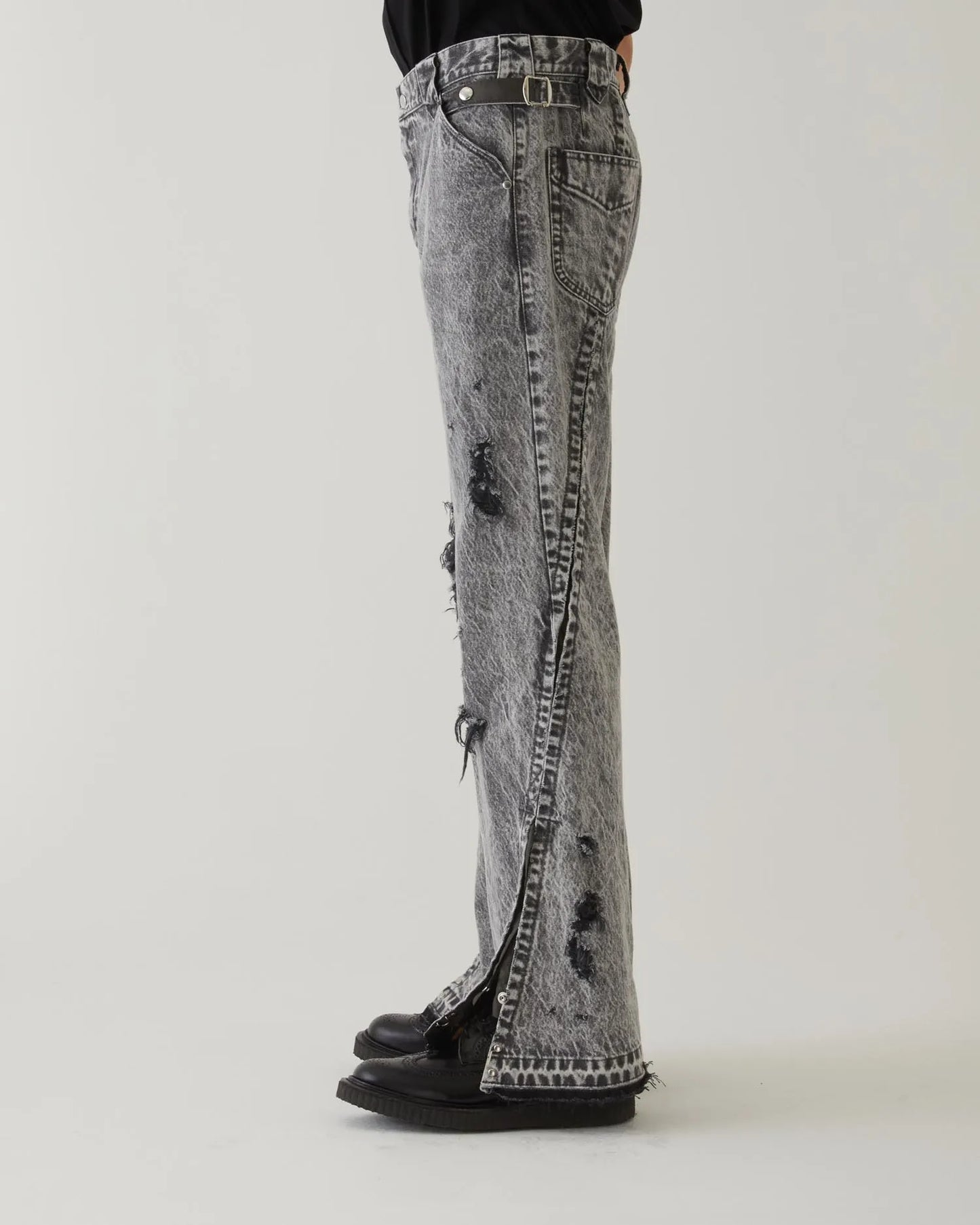 CRACKS BLEACH FLARED DENIM PANTS BLACK