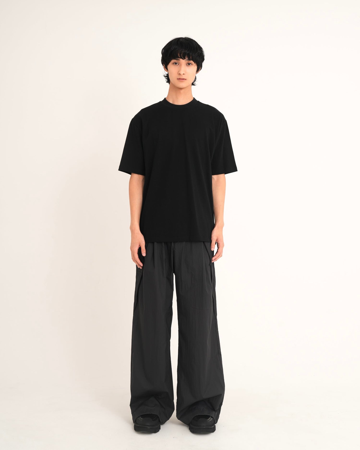 SIDE SEAM POCKET T-SHIRT BLACK