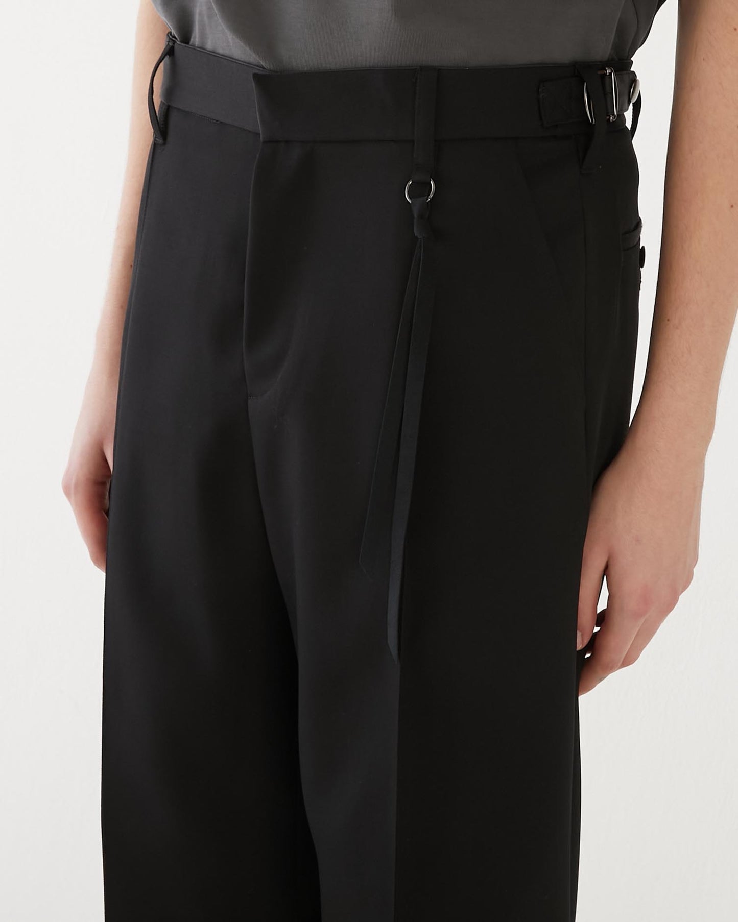 SUITING GAITER SLACKS BLACK