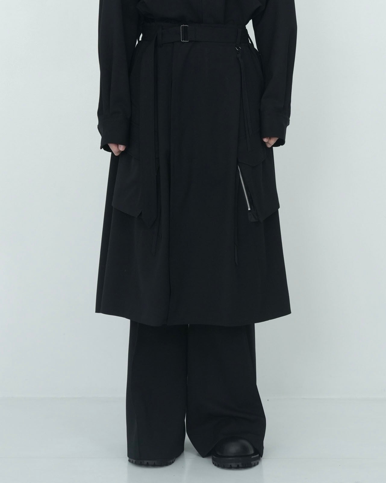 SOUTIEN COLLAR COMBAT SKIRT BLACK