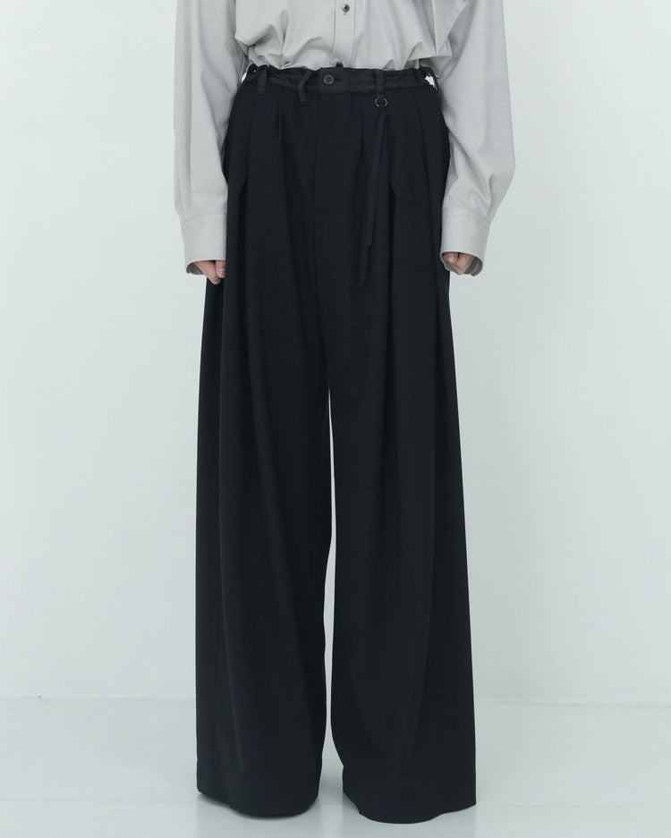 4-TUCK WIDE SLACKS BLACK
