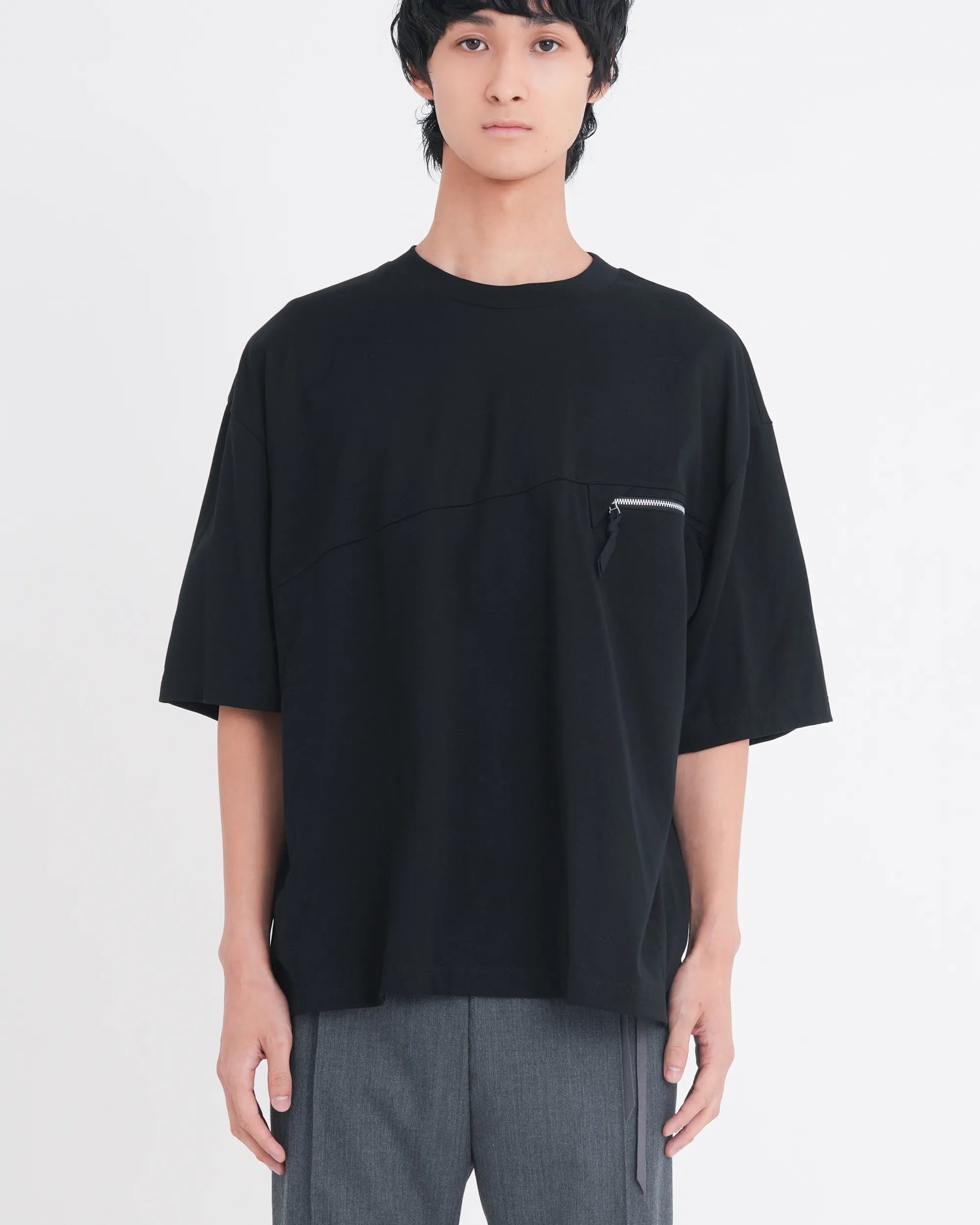 ∠12＋1° POCKET T-SHIRT BLACK
