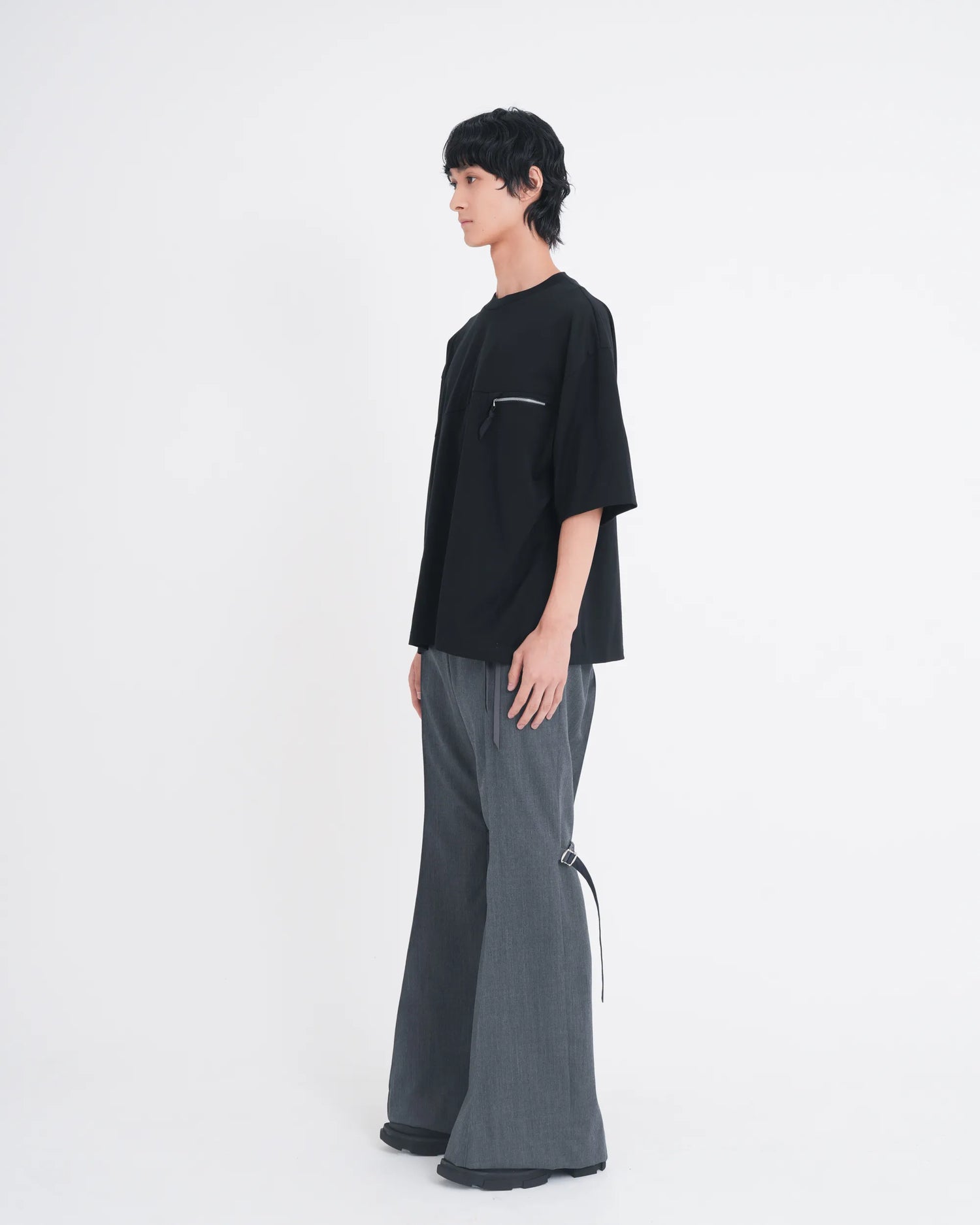 ∠12＋1° POCKET T-SHIRT BLACK