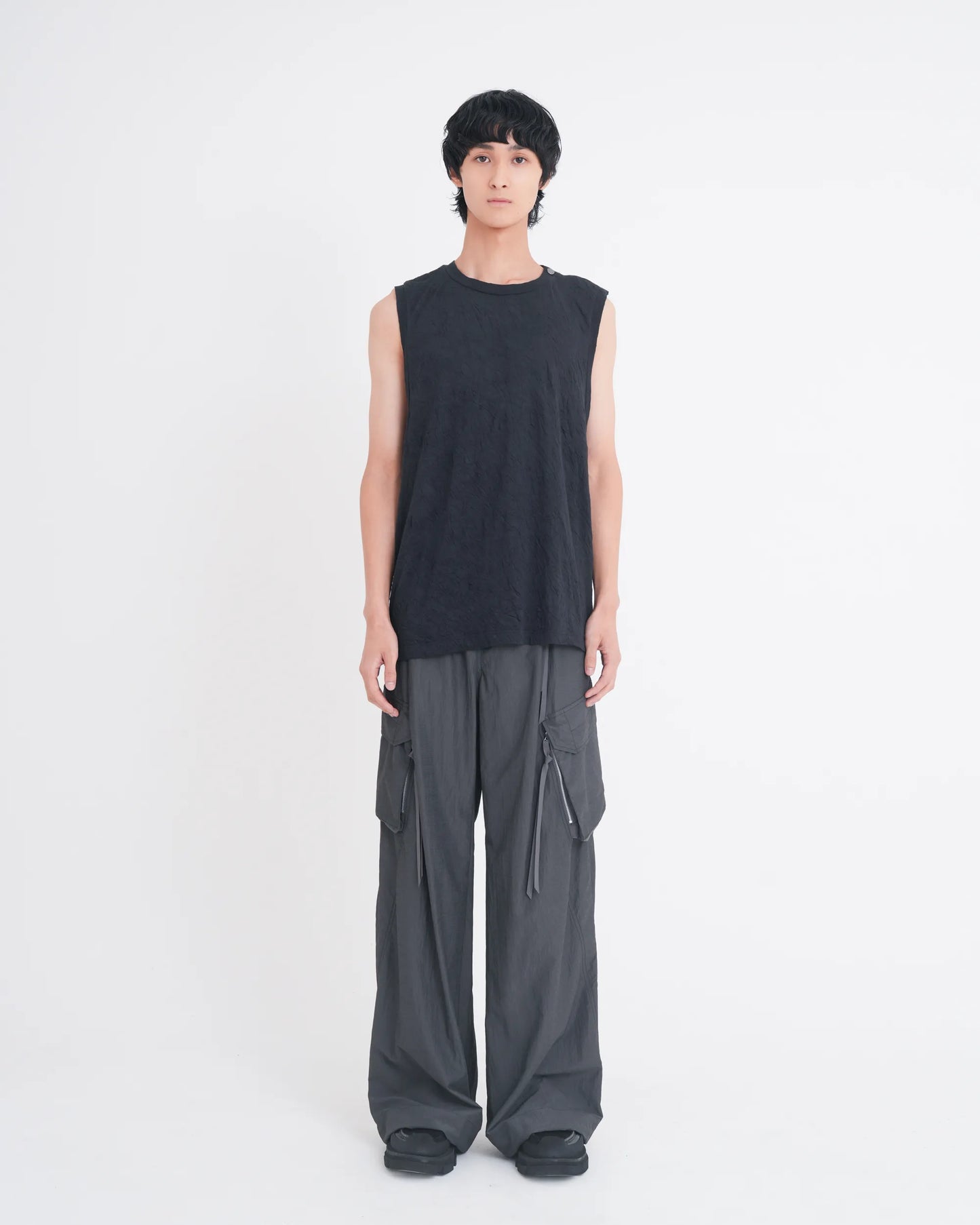 WRINKLED SLEEVELESS TOPS BLACK