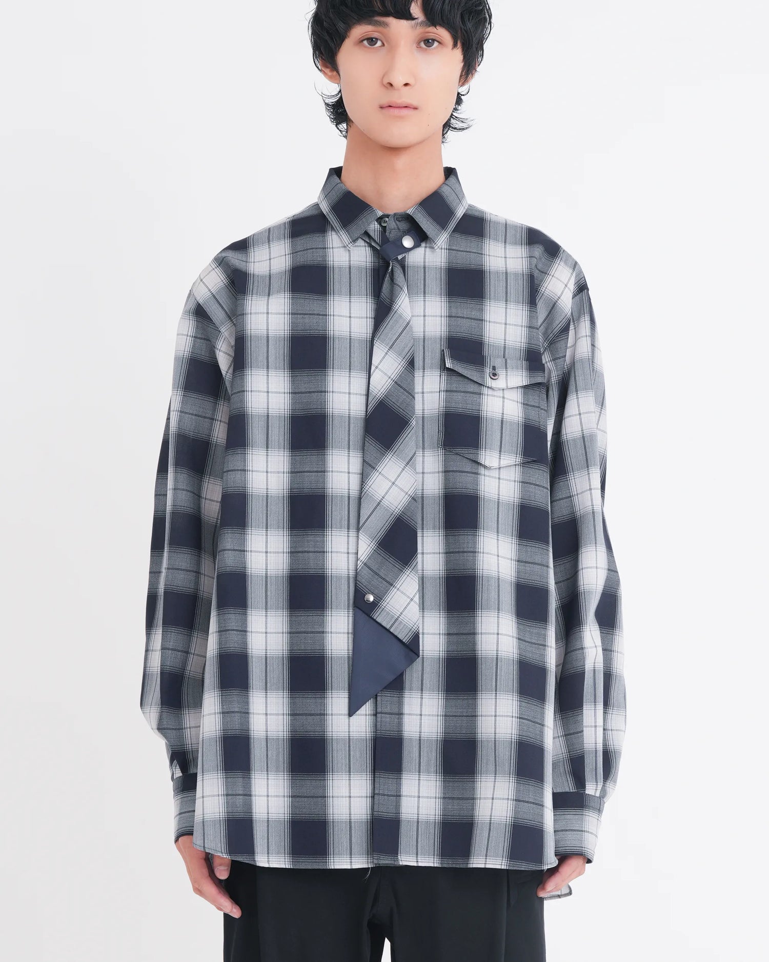 OMBRE CHECK NECKTIE SHIRT NAVY