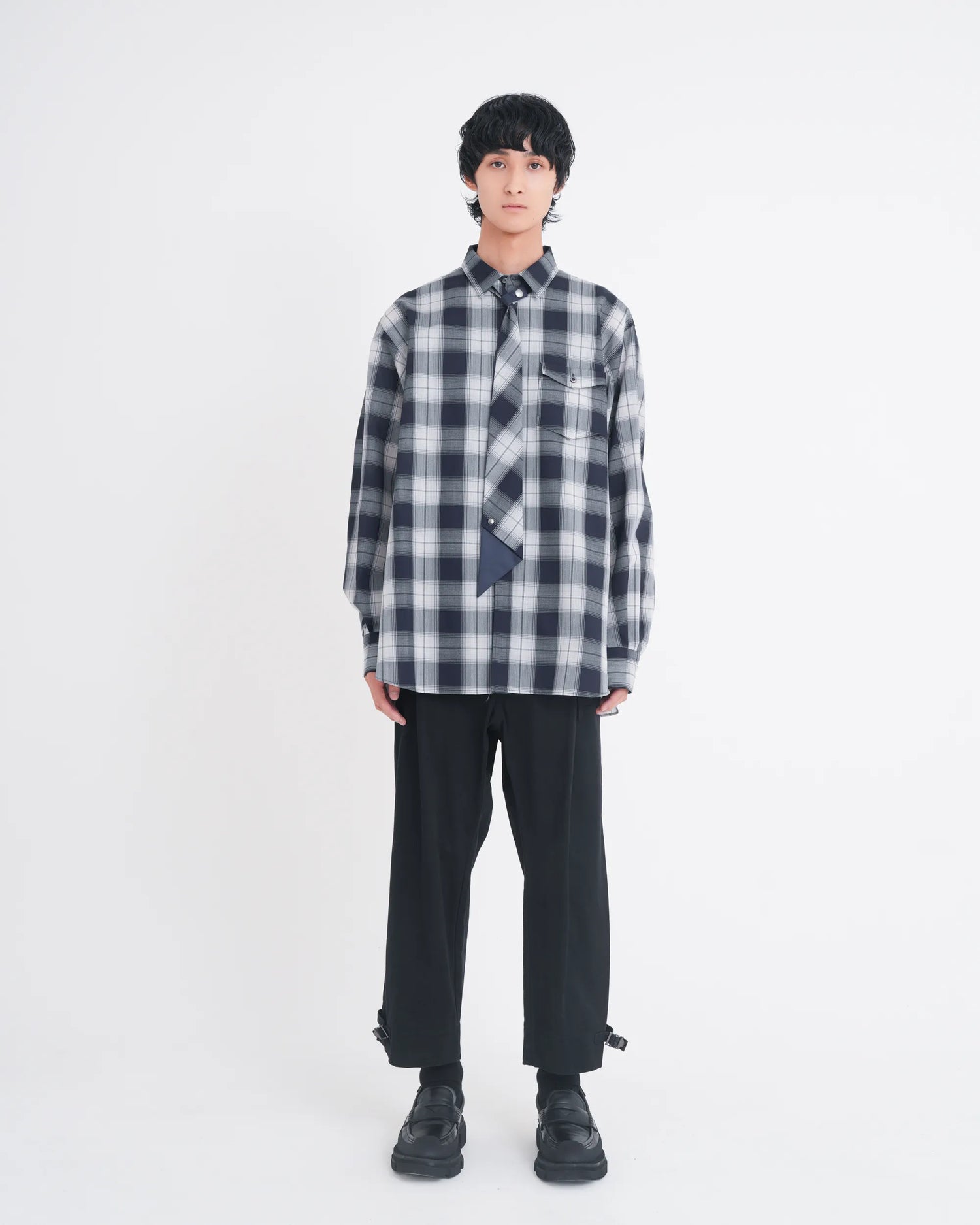OMBRE CHECK NECKTIE SHIRT NAVY