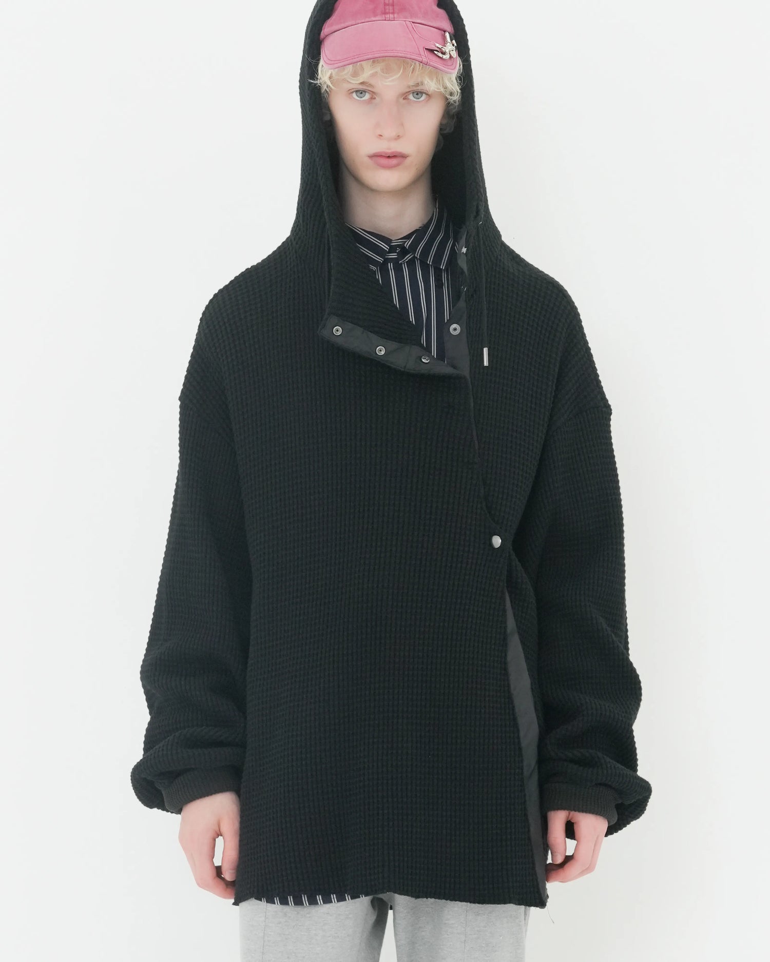 ∠12+1° SLIT HOODIE BLACK