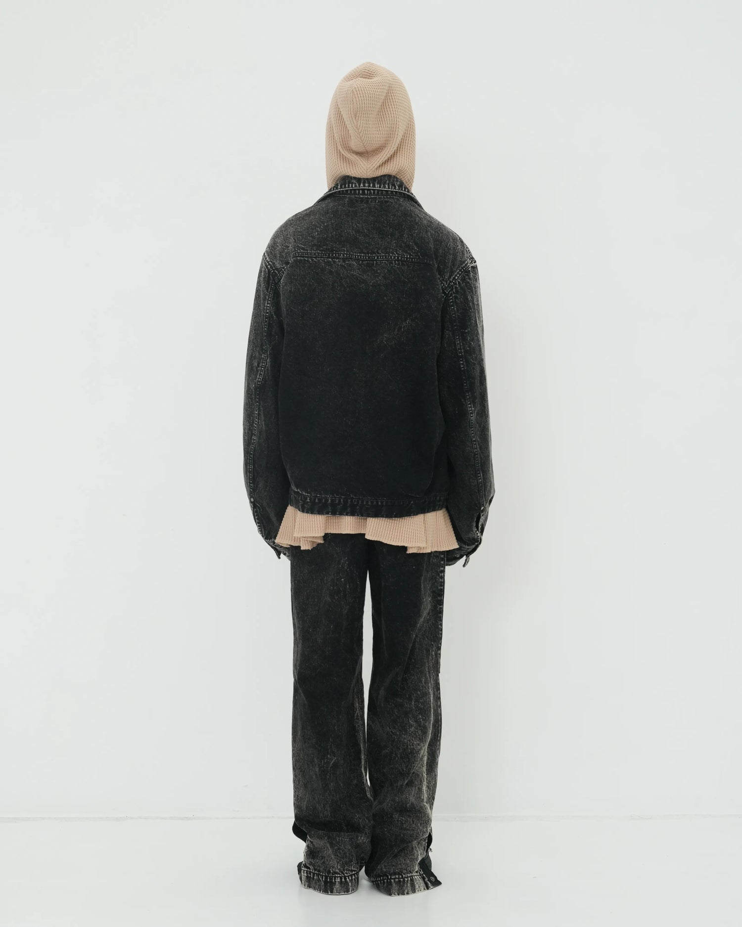 KNEE TUCK DENIM PANTS BLACK